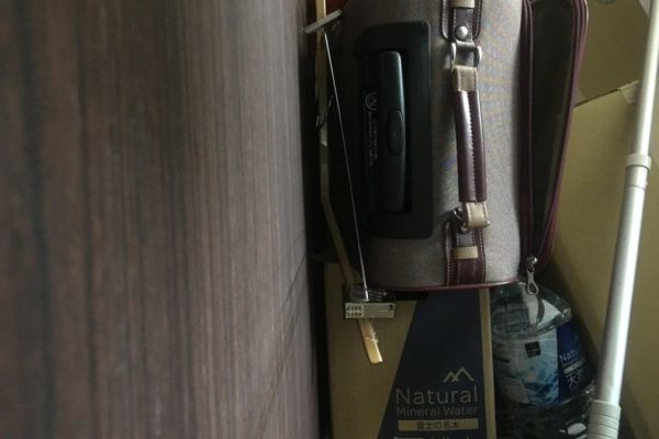 クローゼット引き戸が開かないトラブル